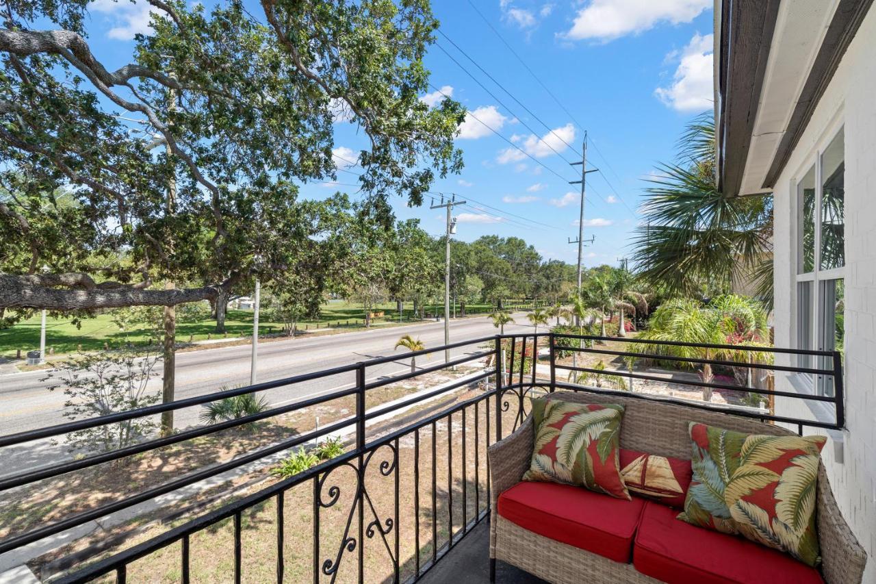 St. Petersburg Downtown Apartments Exterior photo