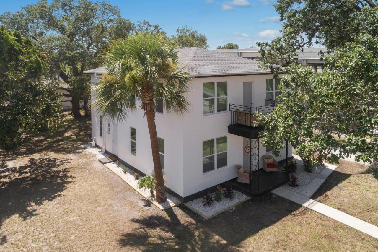 St. Petersburg Downtown Apartments Exterior photo